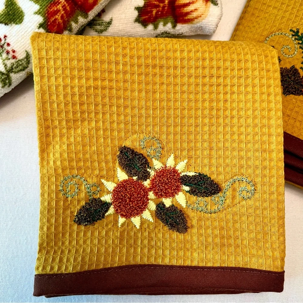 Vintage Fall Autumn Thanksgiving Soft Plush & Embroidered Stitched Hand Towels